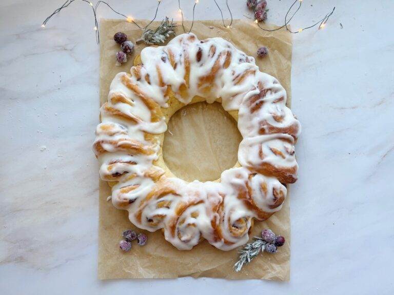 Christmas Morning Cinnamon Roll Wreath